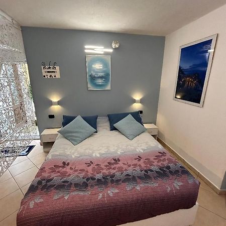 Vela Azzurra Hotel Манарола Екстериор снимка